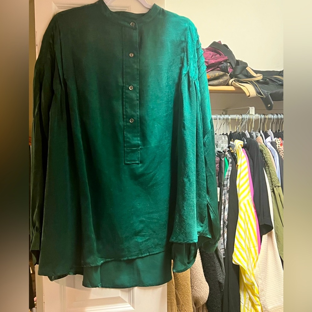 Women’s Flowy Top